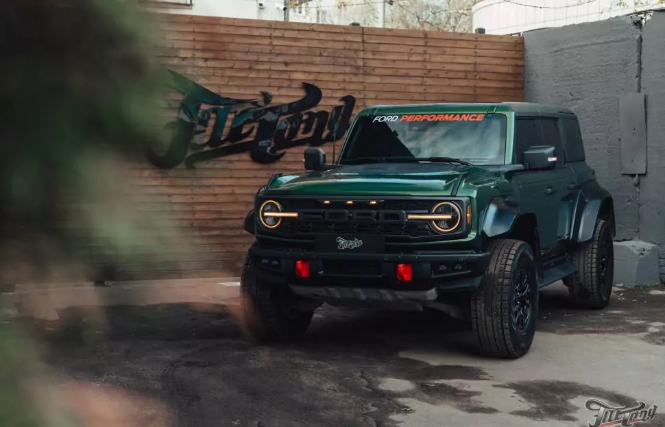 Стапельные работы, кузовной ремонт и покраска с подбором цвета для Ford Bronco Raptor